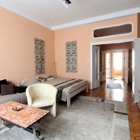 Lili's * Budapest
